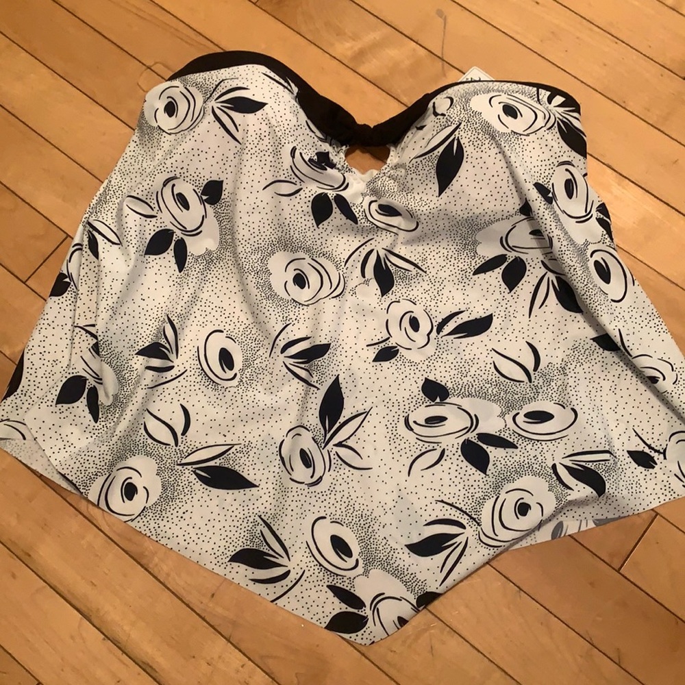 New never worn Amoressa size 10 swim top with built in bra